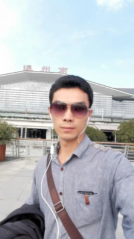 错把真心喂了狗的第三张照片--松溪相亲网